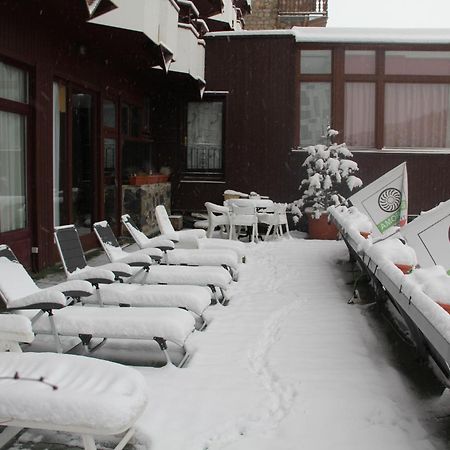 Hotel Amoretes Ла-Молина Экстерьер фото