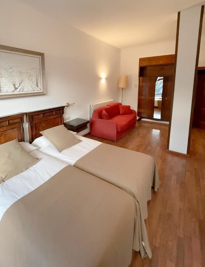 Hotel Amoretes Ла-Молина Экстерьер фото