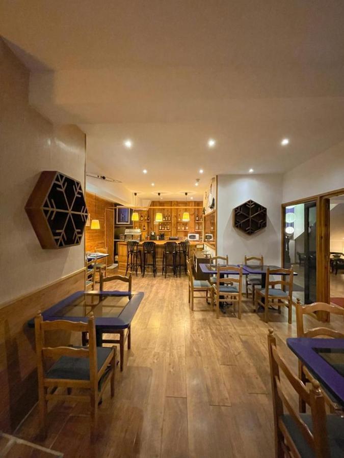 Hotel Amoretes Ла-Молина Экстерьер фото