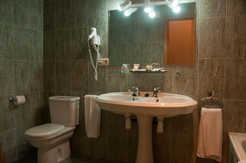 Hotel Amoretes Ла-Молина Номер фото